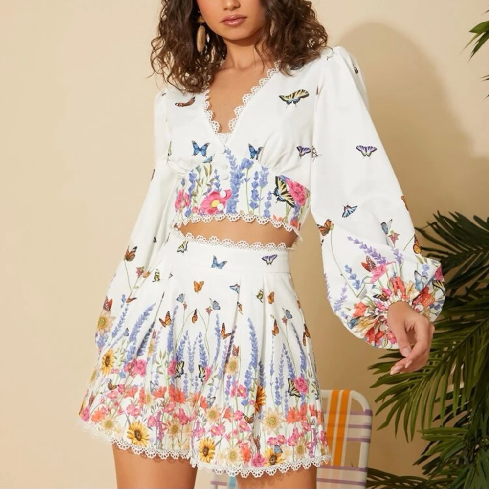 Butterfly & Floral Lace Trim Shorts